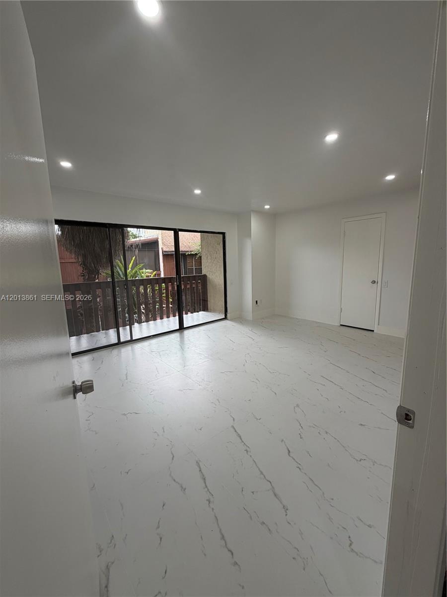 7024 SW 114th Pl # 52 Unit: A-52