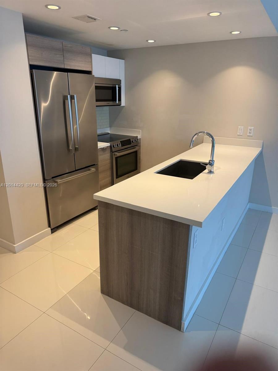 9940 W Bay Harbor Dr Unit: 7B-S