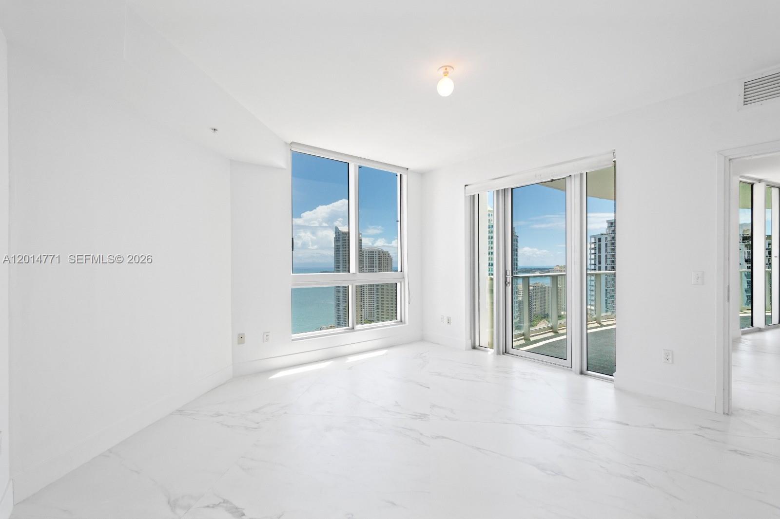300 S Biscayne Blvd # 3010 Unit: T-3010