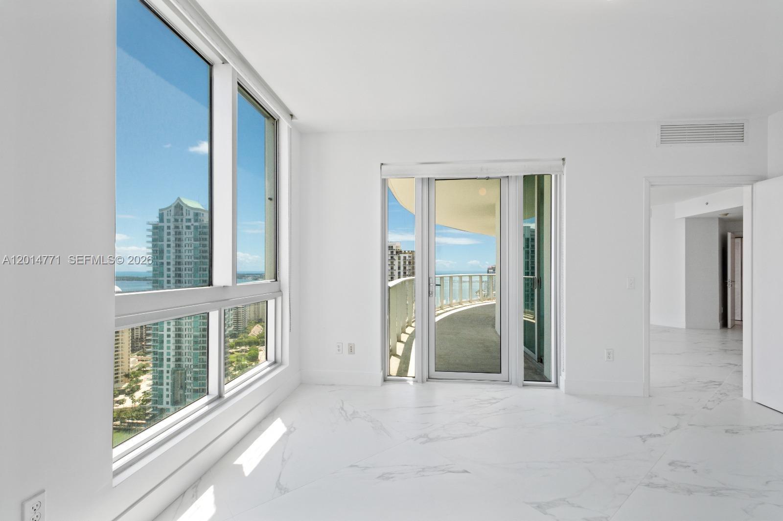 300 S Biscayne Blvd # 3010 Unit: T-3010