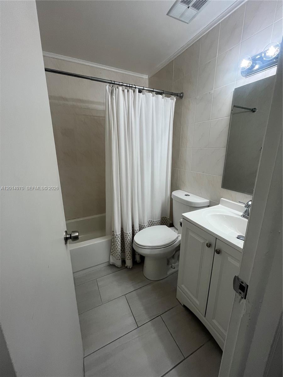 15609 SW 73rd Cir Ter # 12 Unit: 8-12