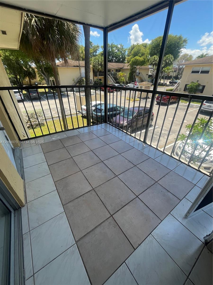 15609 SW 73rd Cir Ter # 12 Unit: 8-12