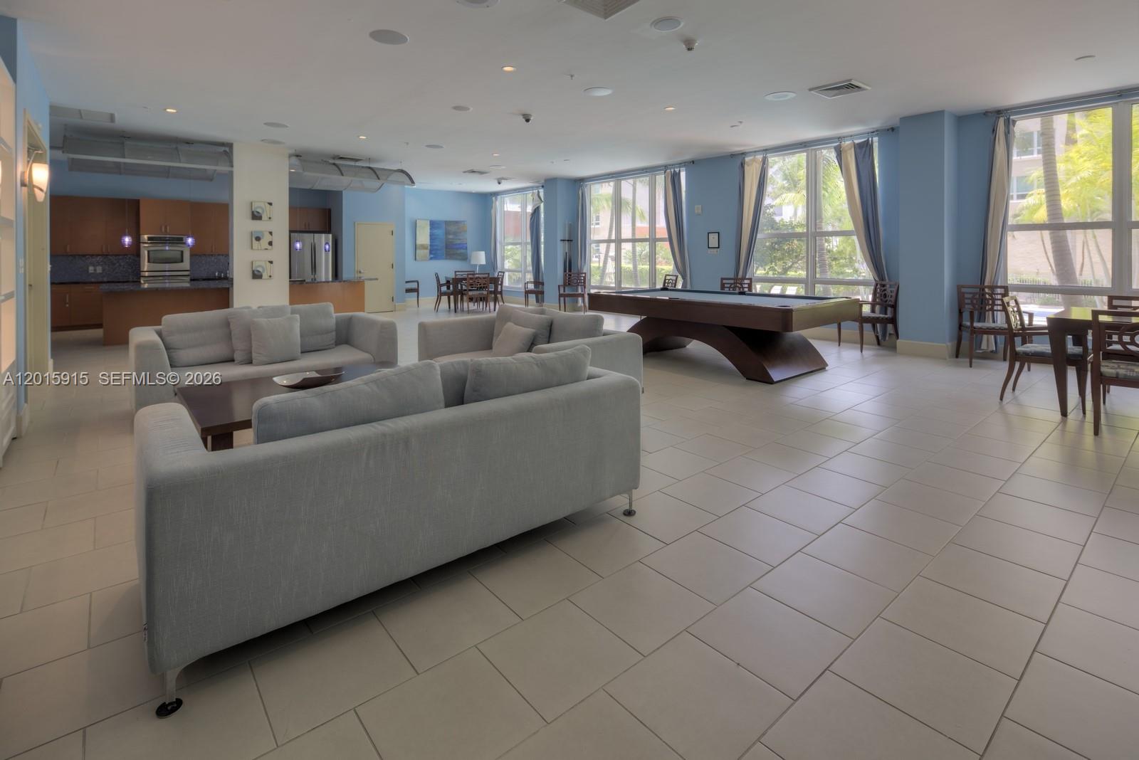 2000 N Bayshore Dr # 307