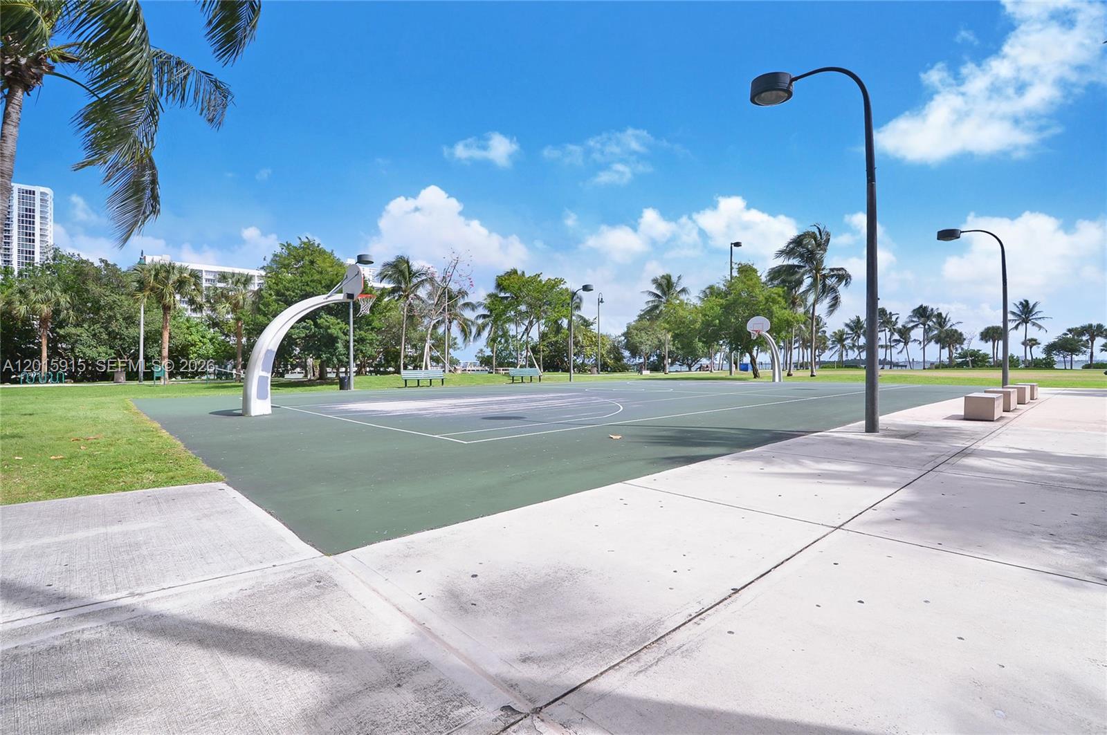 2000 N Bayshore Dr # 307