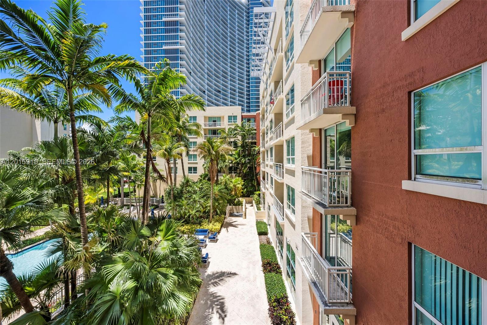 2000 N Bayshore Dr # 307