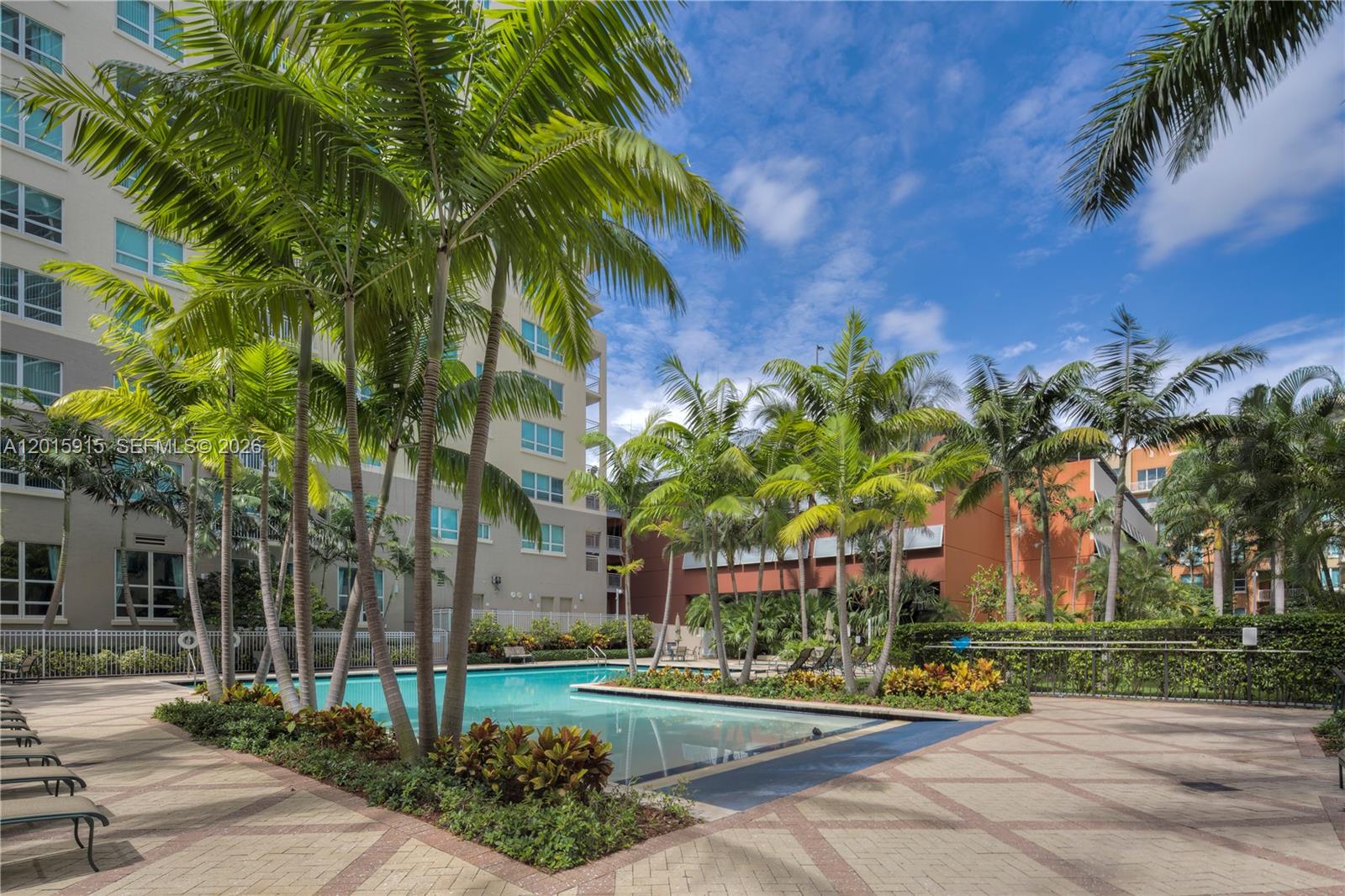 2000 N Bayshore Dr # 307