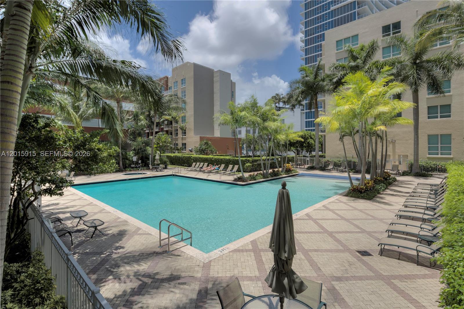 2000 N Bayshore Dr # 307