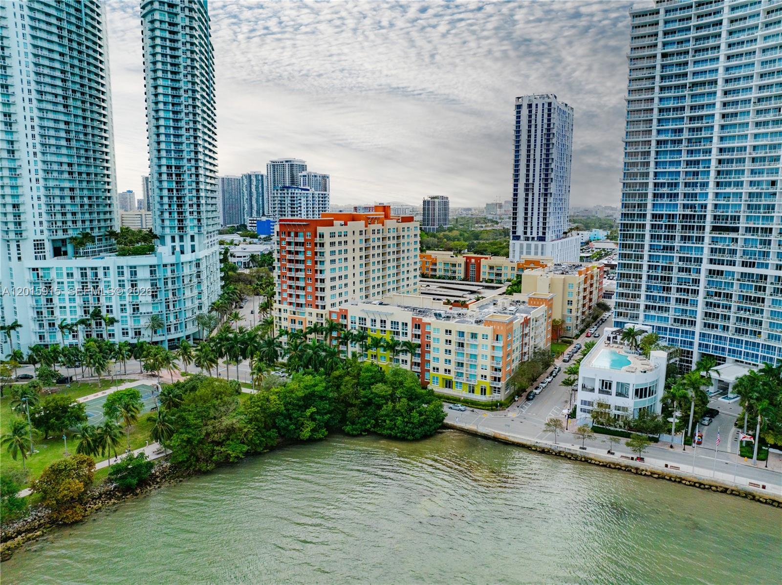 2000 N Bayshore Dr # 307