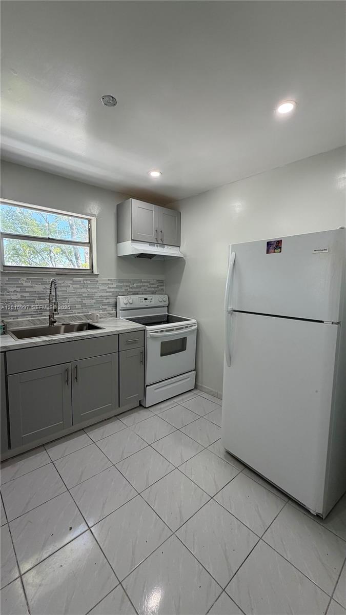7101 Byron Ave # 201