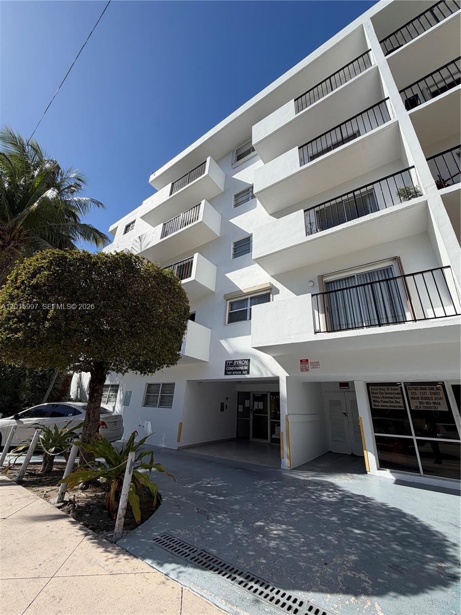 7101 Byron Ave # 201