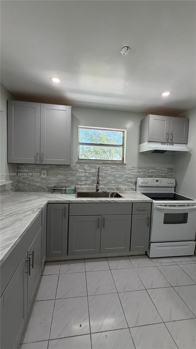 7101 Byron Ave # 201