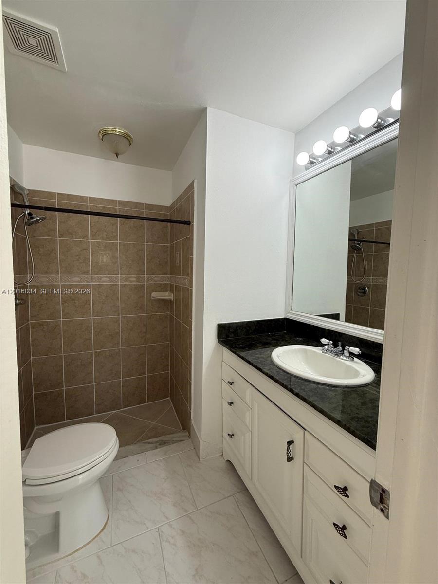 11143 E Model Cir E