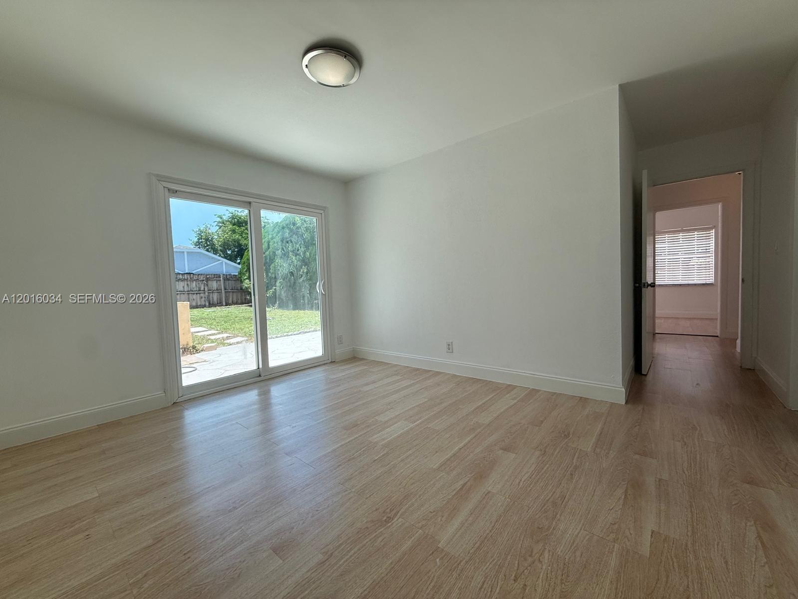 11143 E Model Cir E