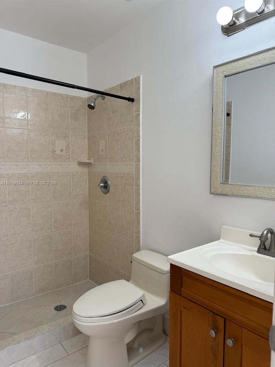 11143 E Model Cir E