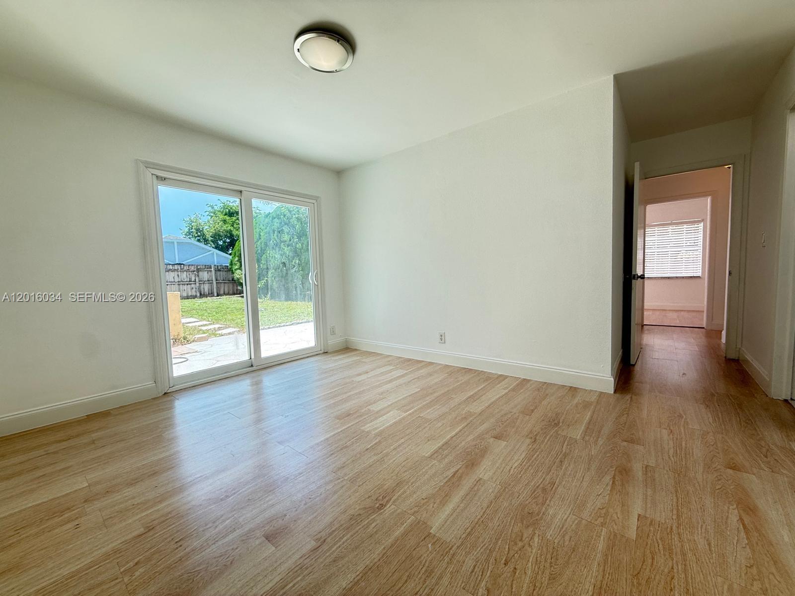 11143 E Model Cir E