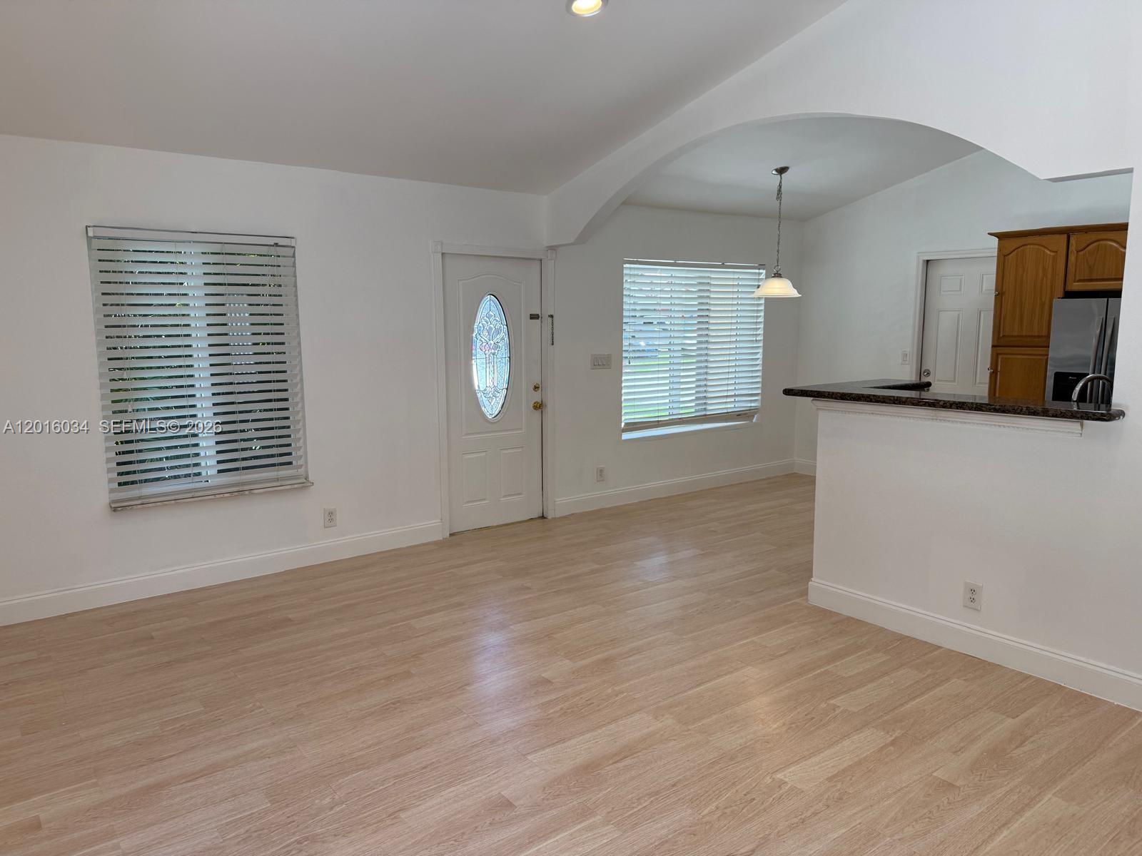 11143 E Model Cir E