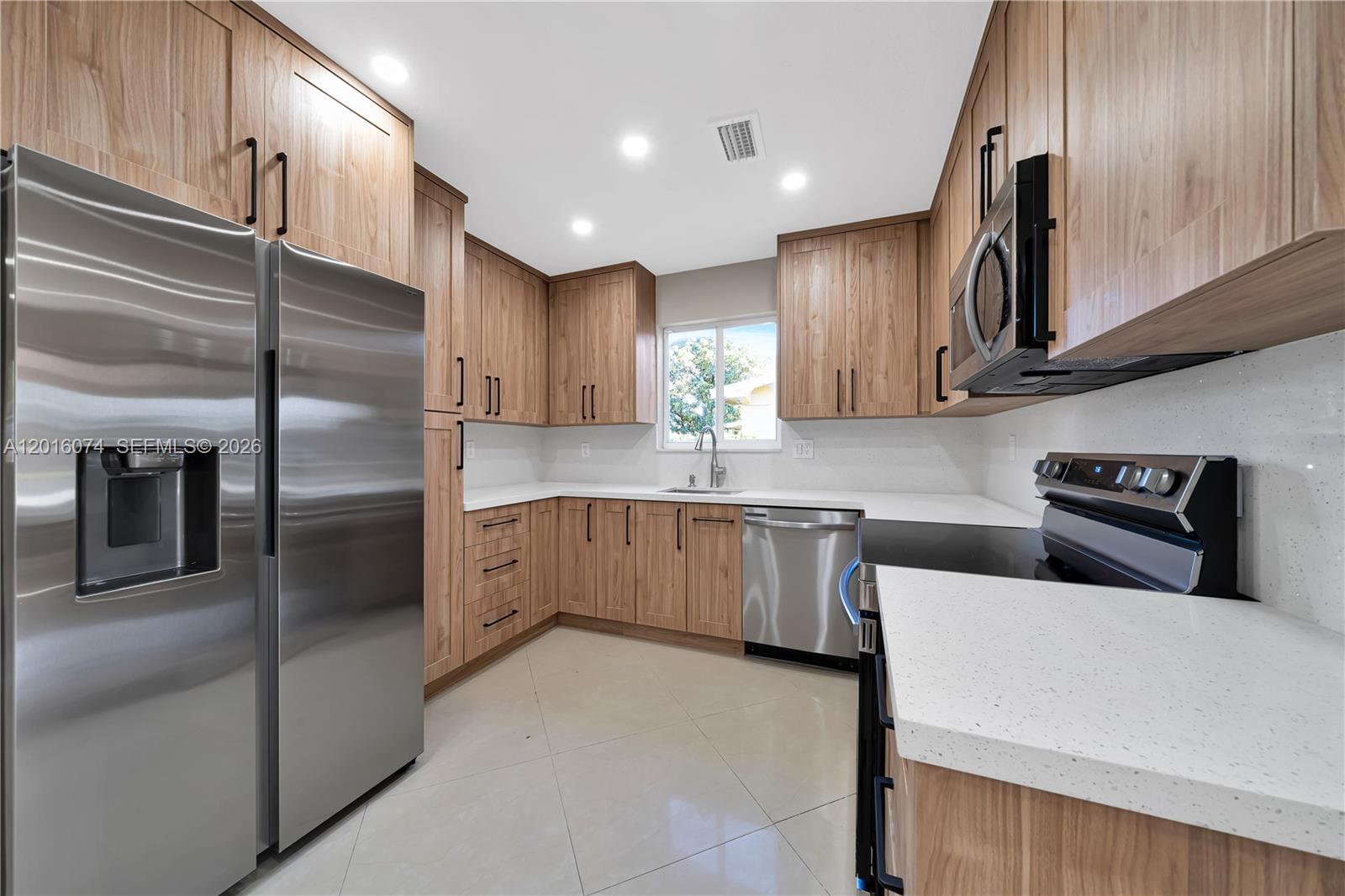 2512 Alcazar Dr