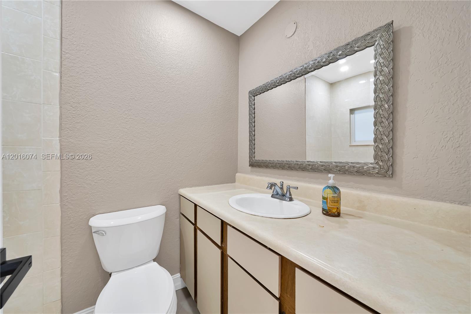 2512 Alcazar Dr