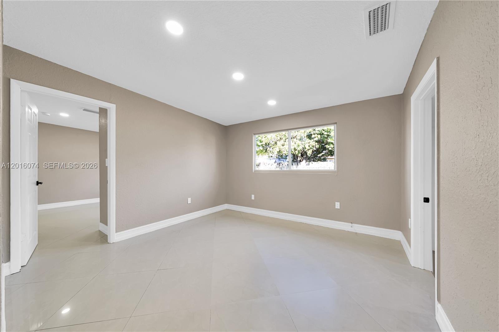 2512 Alcazar Dr