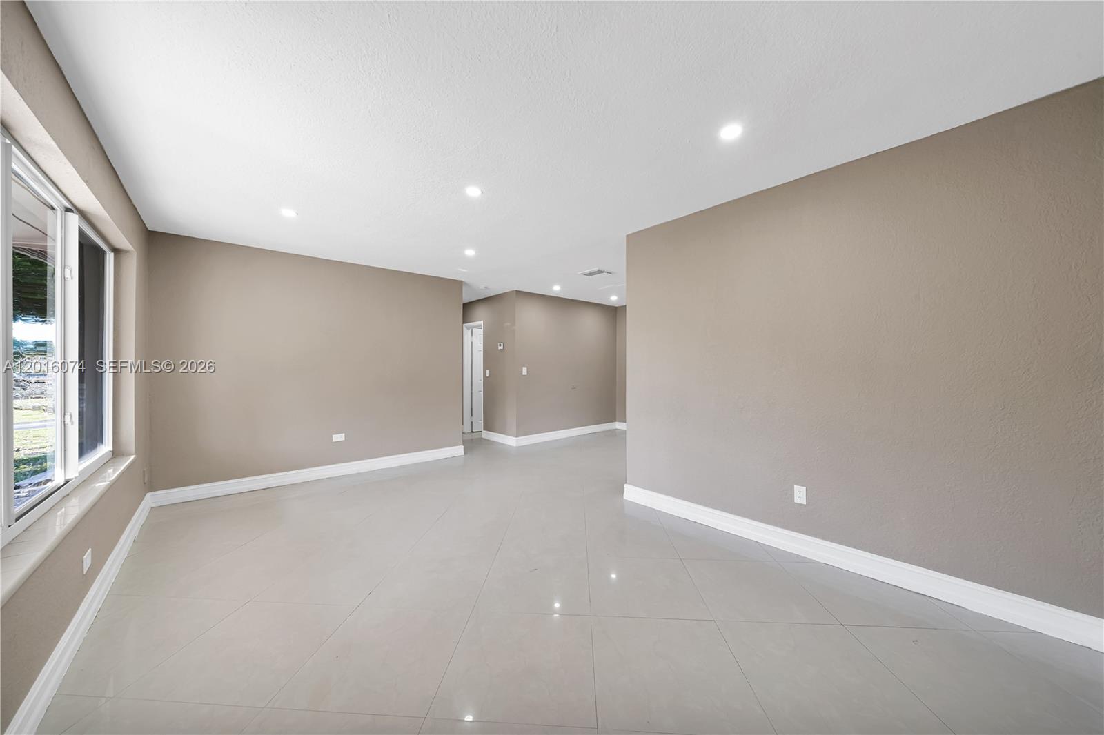 2512 Alcazar Dr