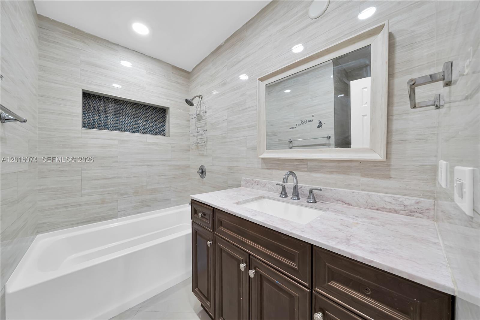 2512 Alcazar Dr