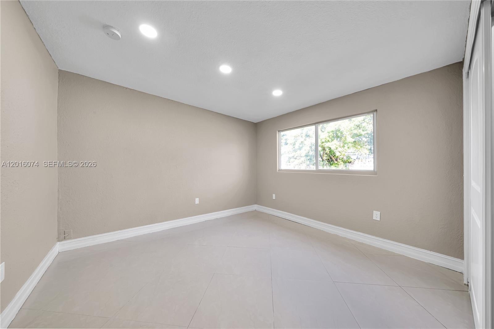 2512 Alcazar Dr