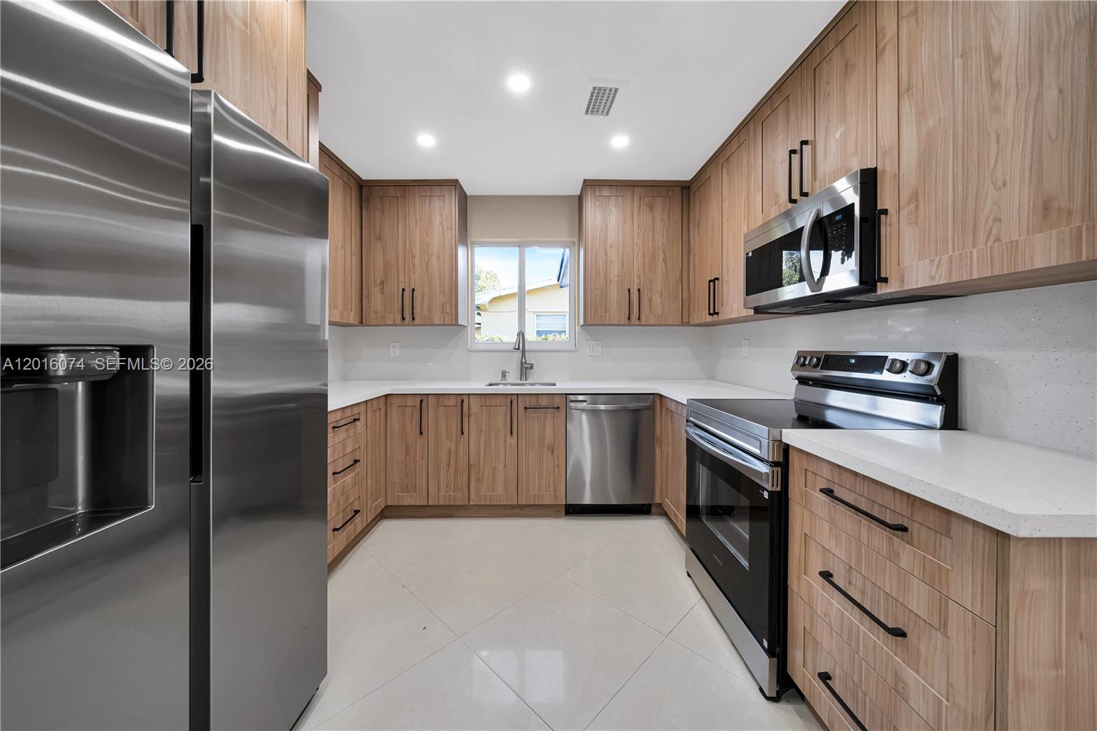 2512 Alcazar Dr