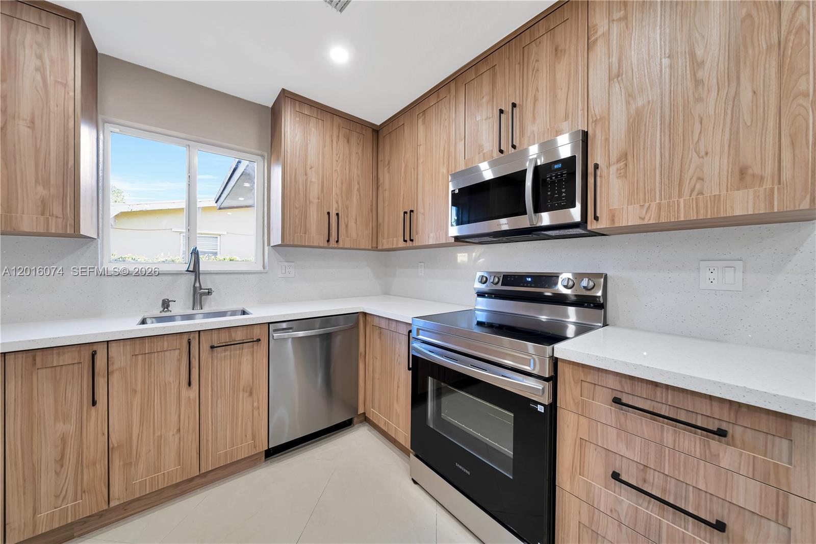 2512 Alcazar Dr
