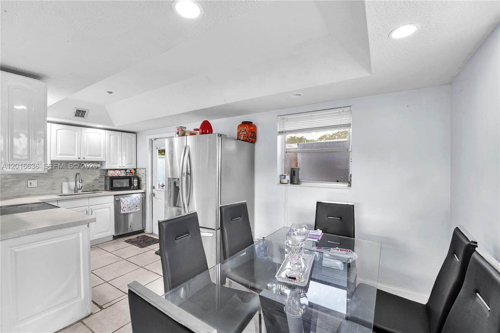 900 N 70th Ave