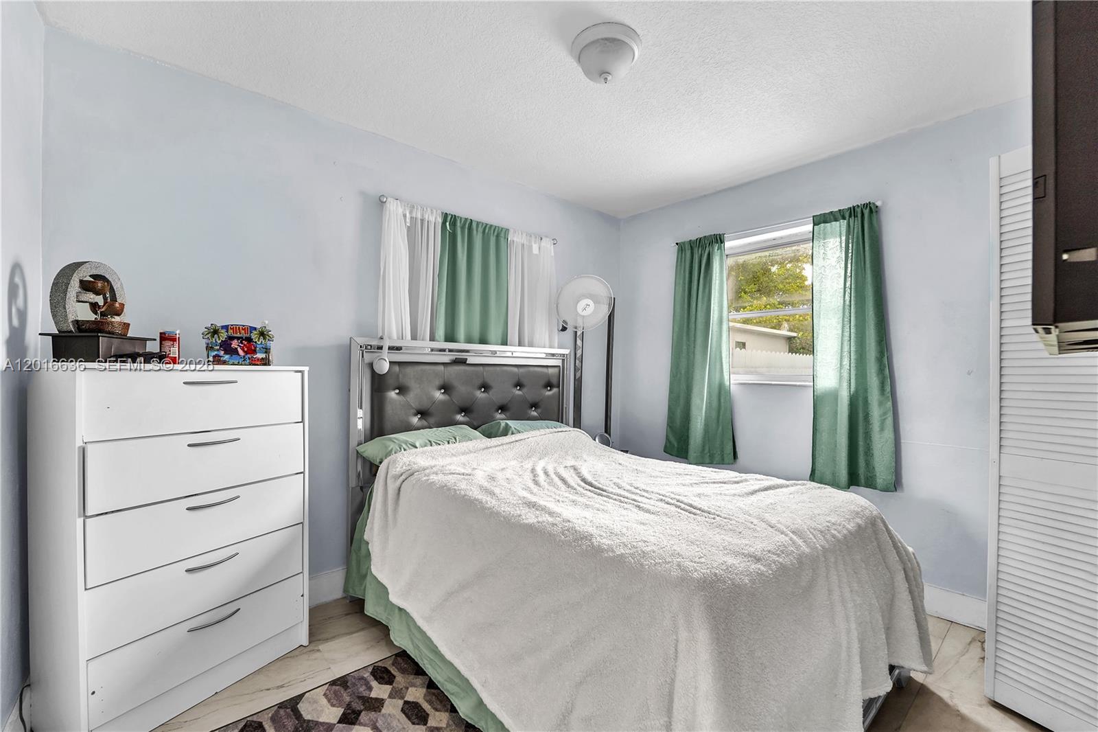 900 N 70th Ave