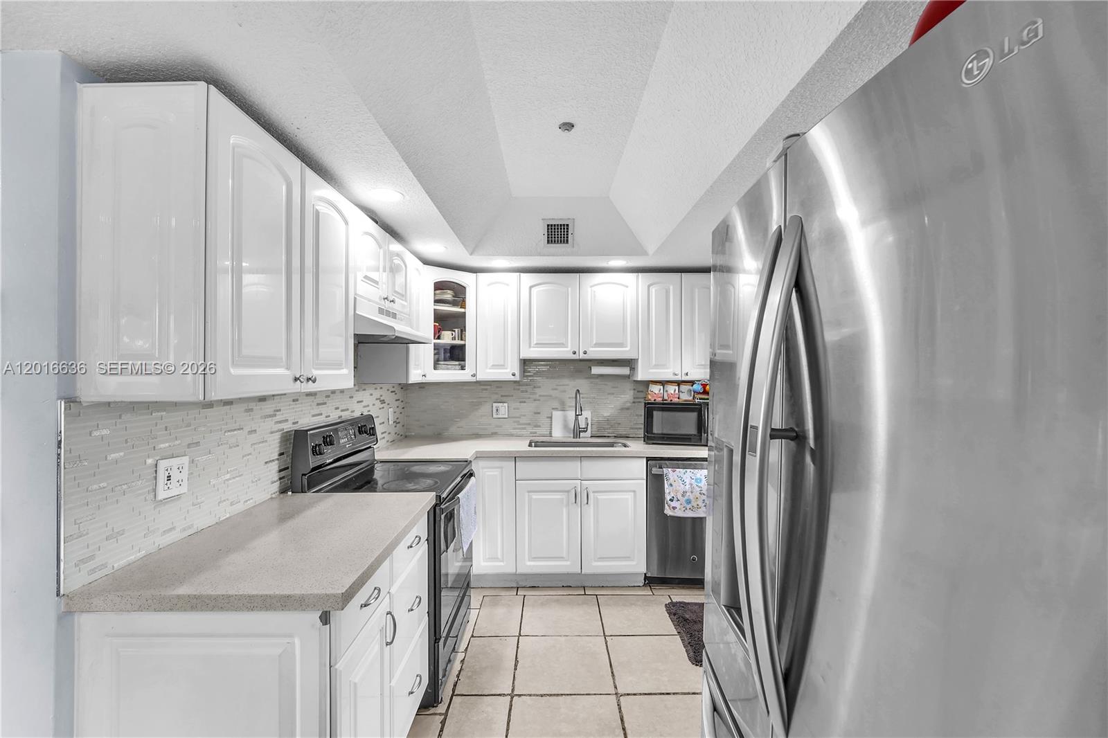 900 N 70th Ave