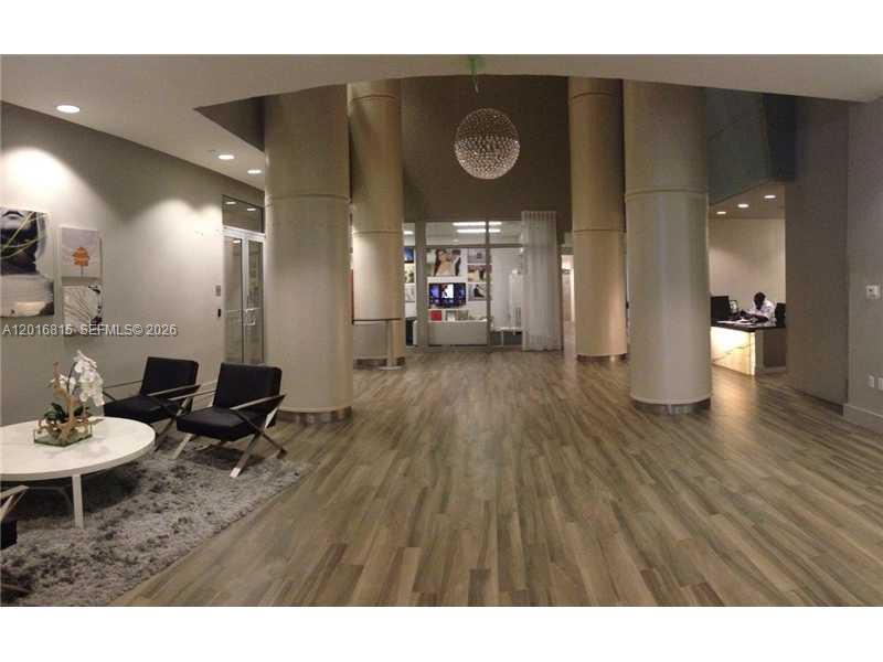 1750 N BAYSHORE DR # 2412