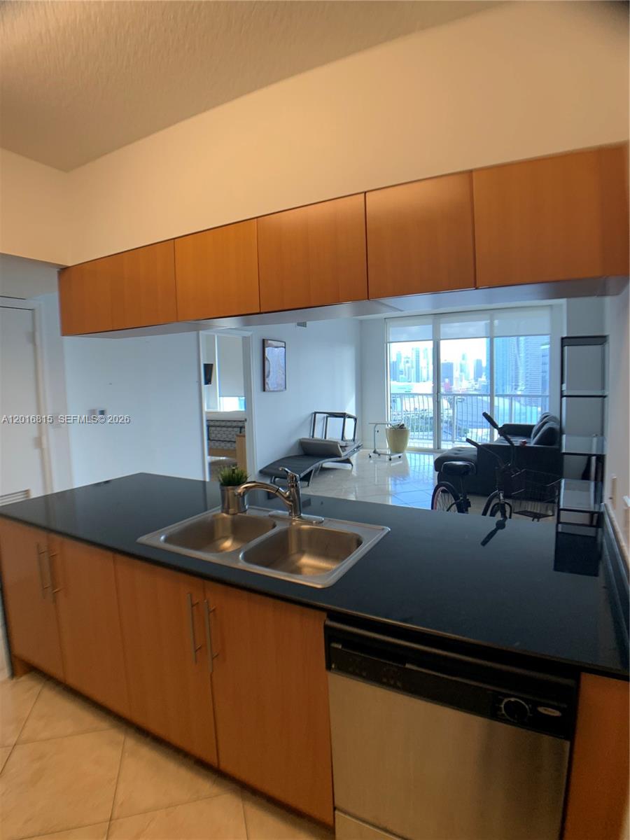 1750 N BAYSHORE DR # 2412