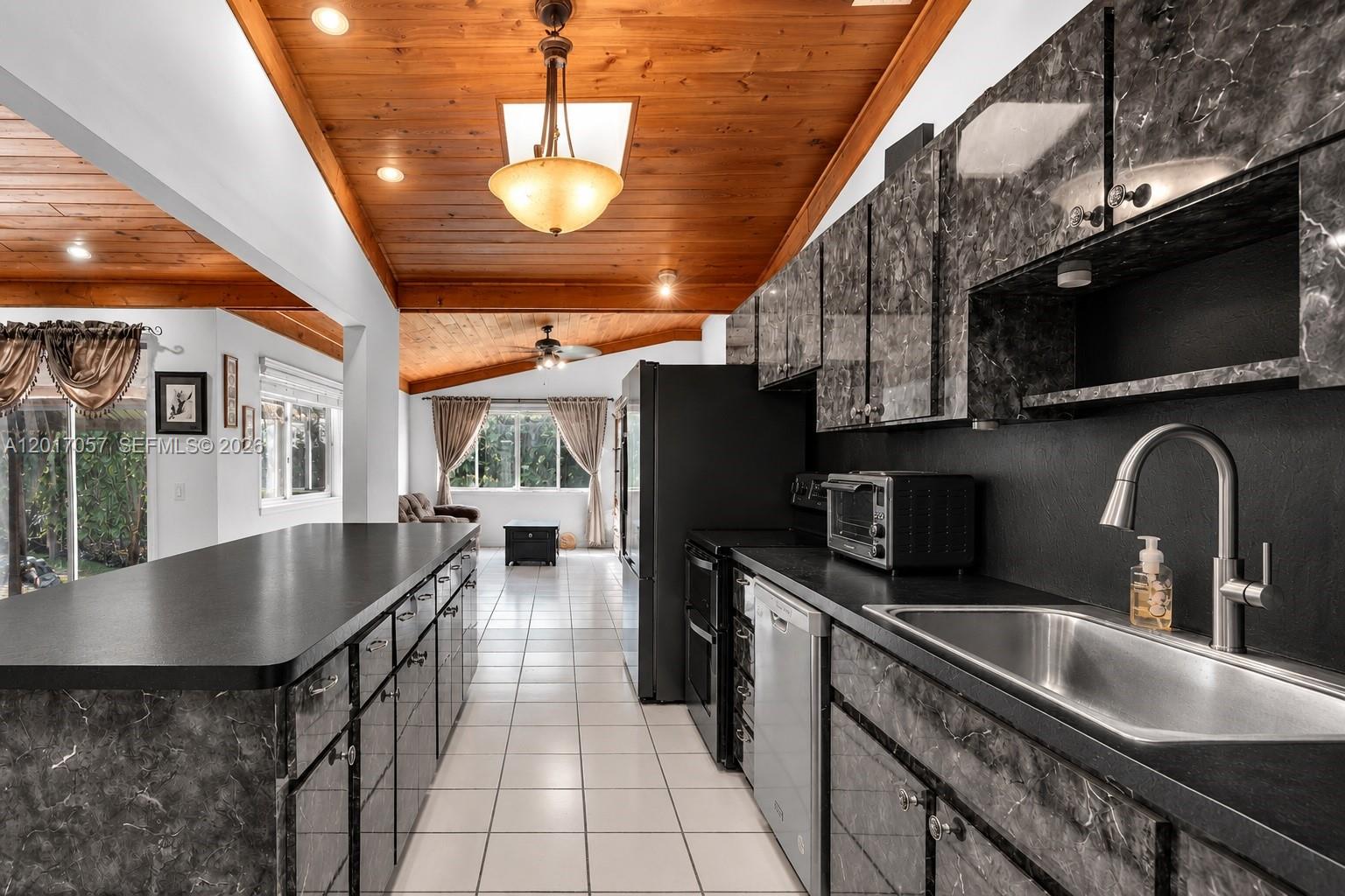 9470 NW 33rd Mnr