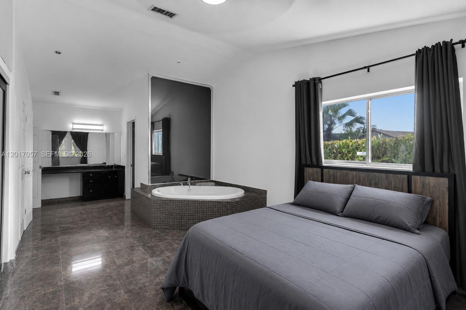 9470 NW 33rd Mnr