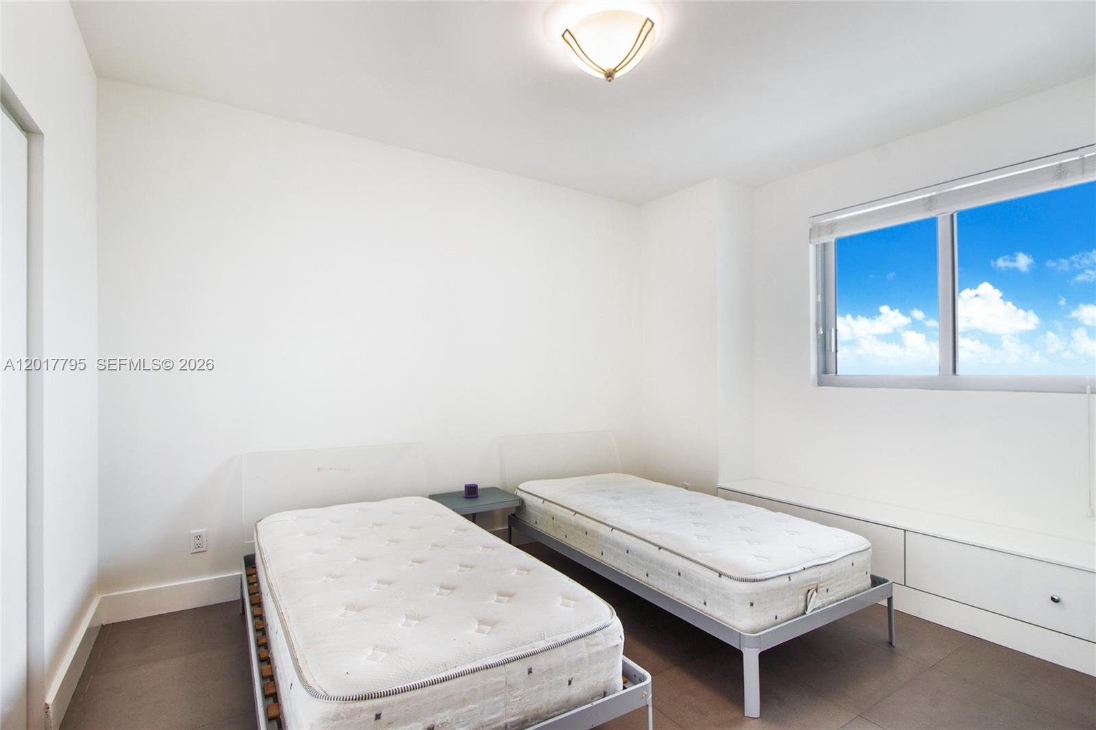 888 Biscayne Blvd # 2705