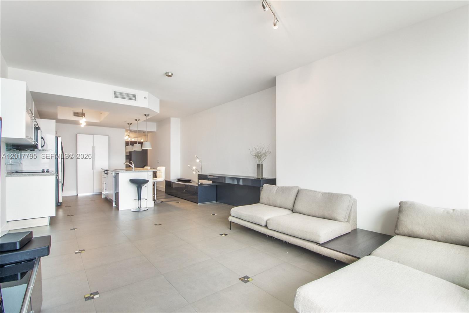 888 Biscayne Blvd # 2705