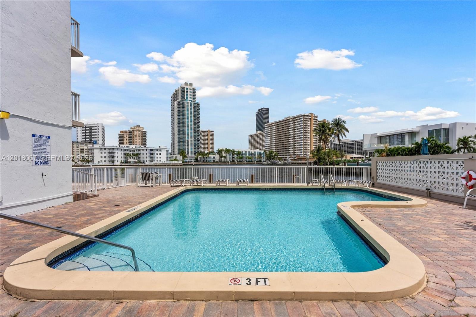 121 Golden Isles Dr # 707