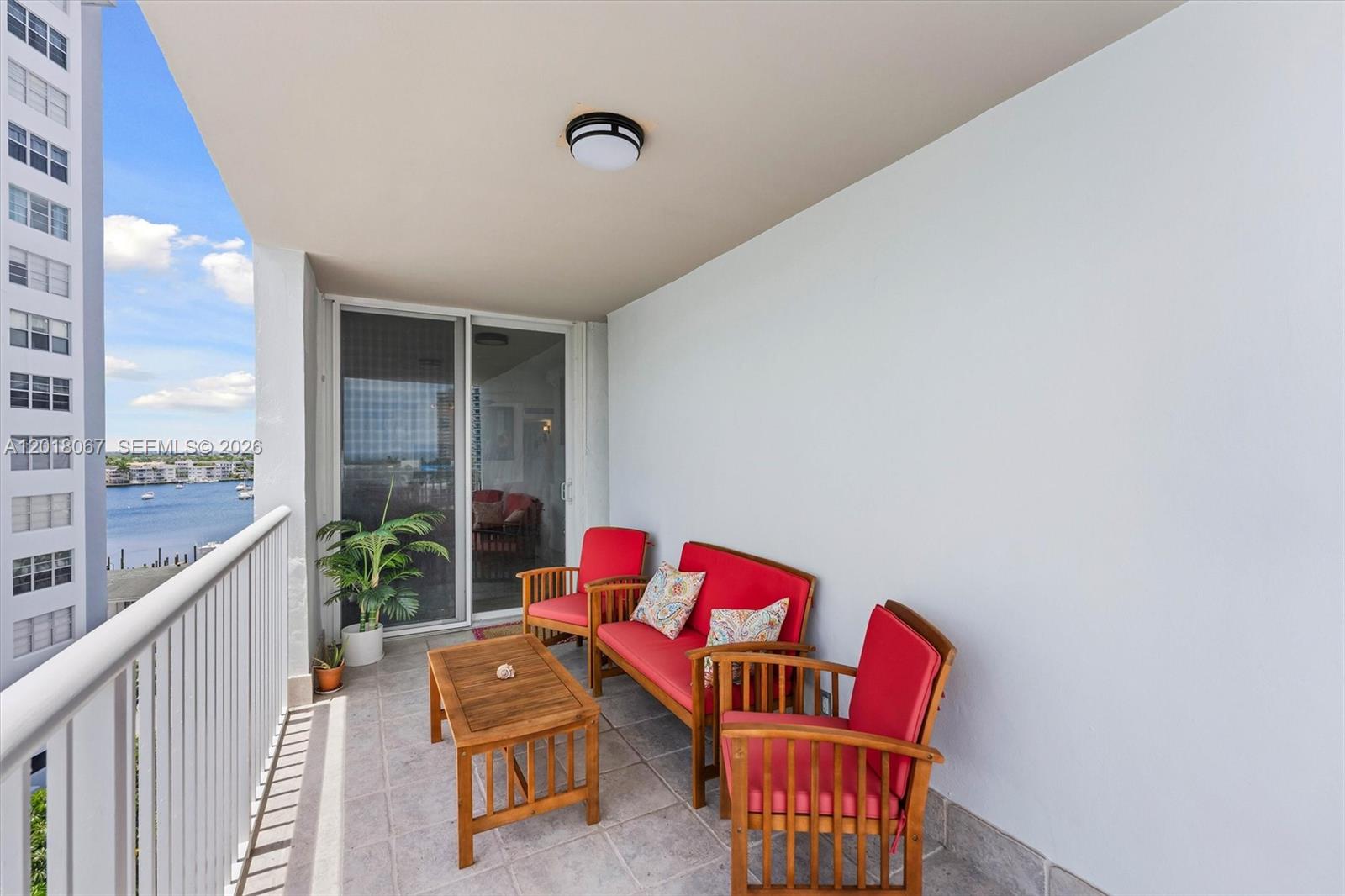 121 Golden Isles Dr # 707