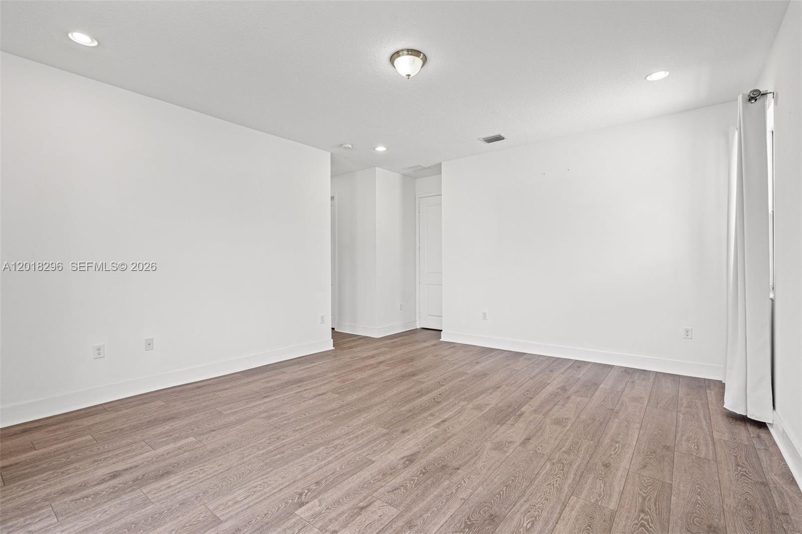 3323 W 96th Pl