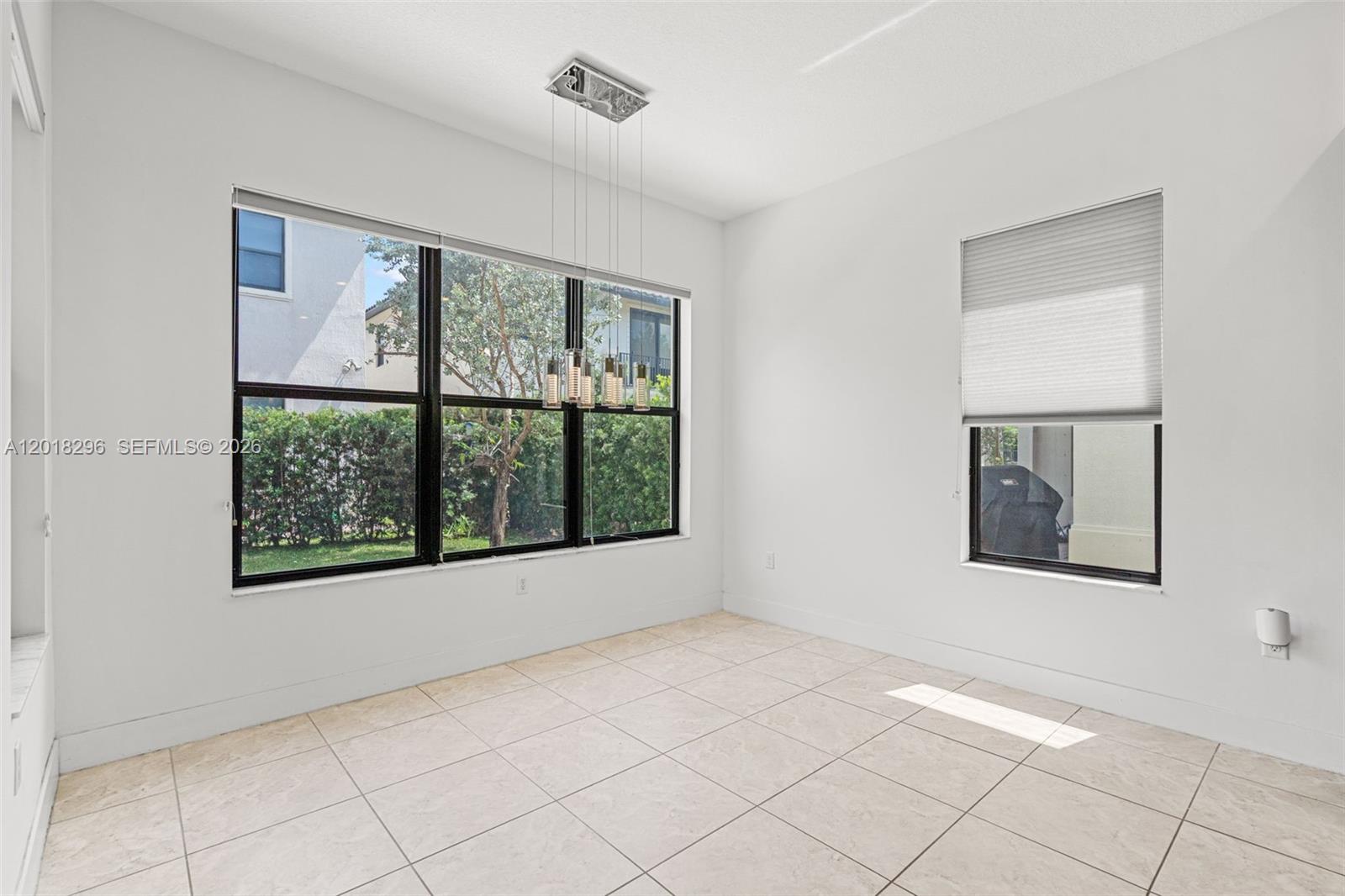 3323 W 96th Pl
