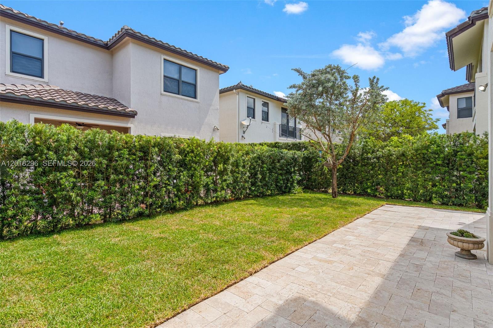 3323 W 96th Pl