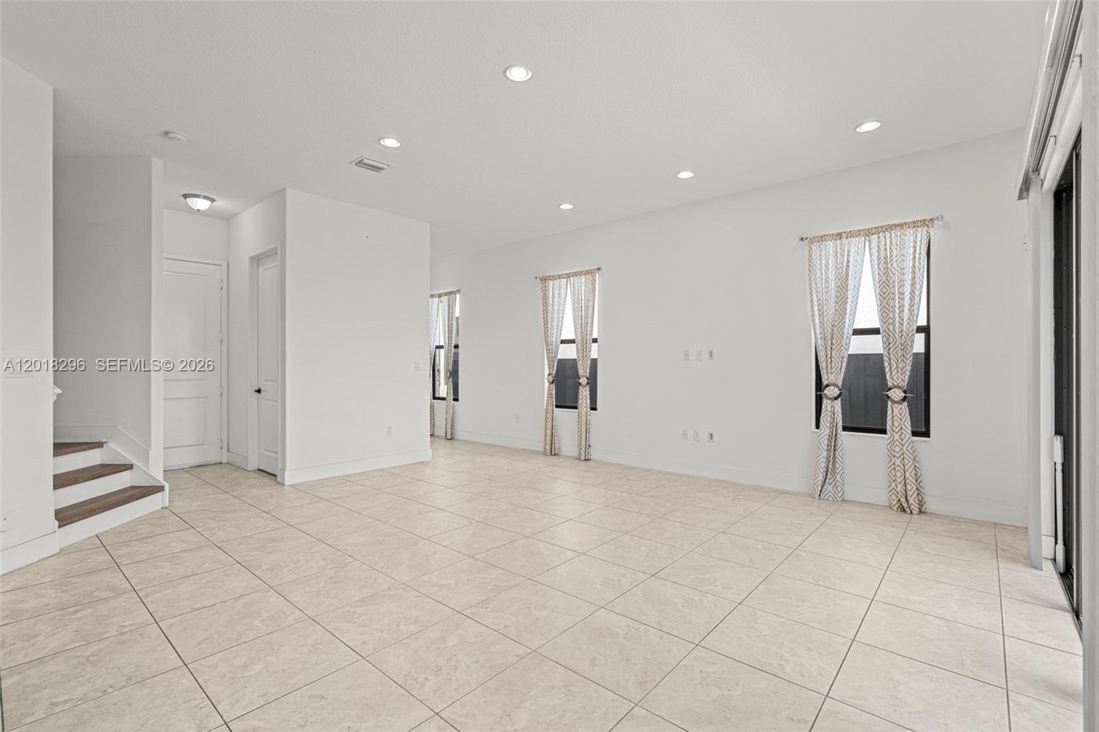 3323 W 96th Pl
