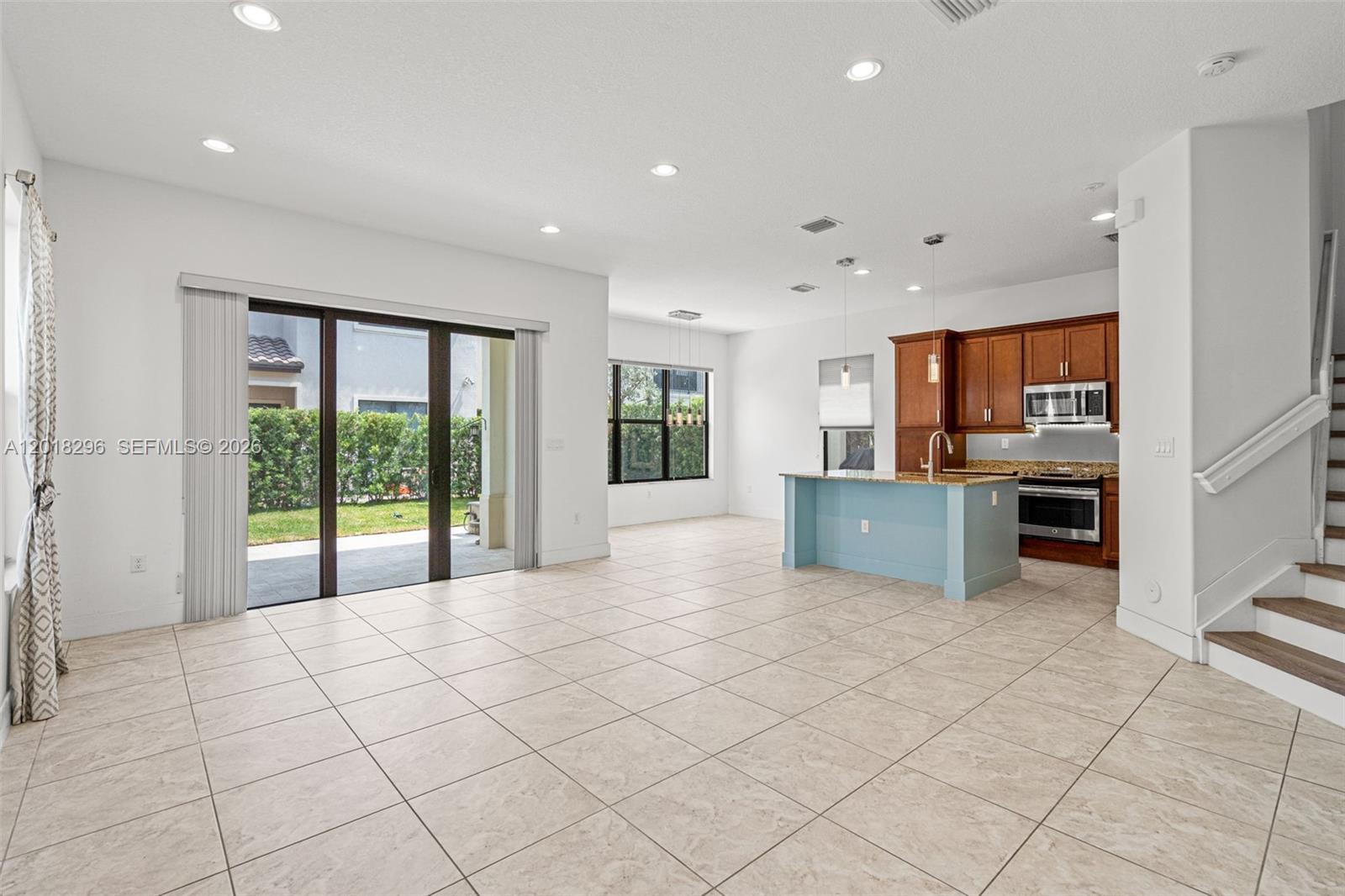 3323 W 96th Pl
