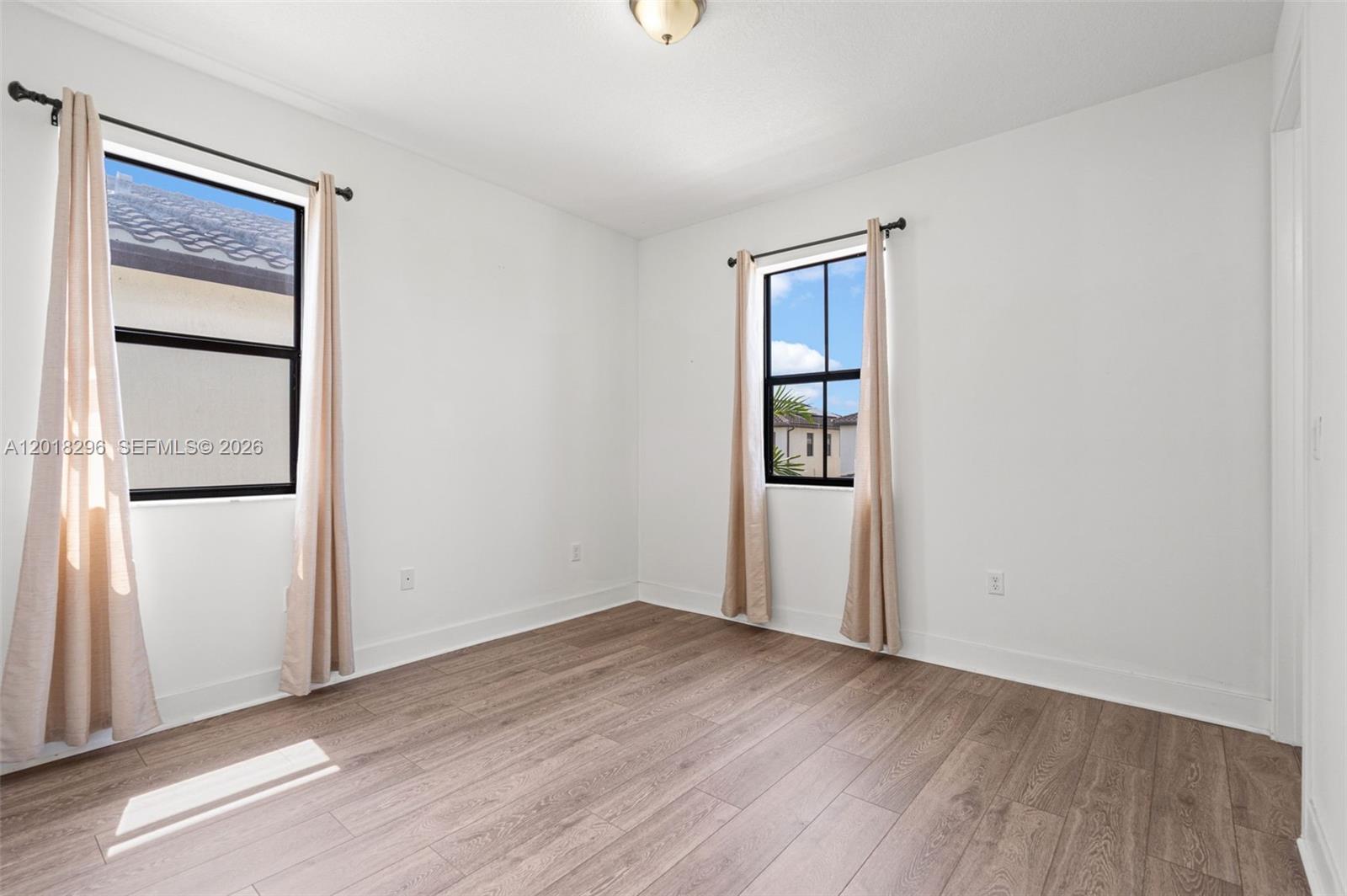 3323 W 96th Pl