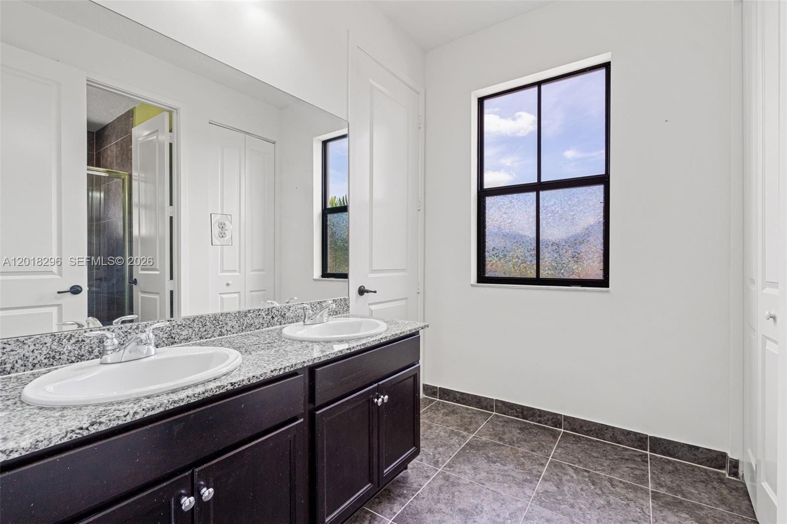 3323 W 96th Pl