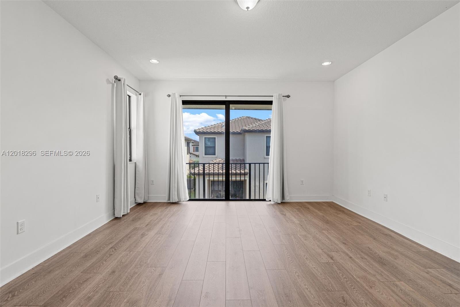 3323 W 96th Pl