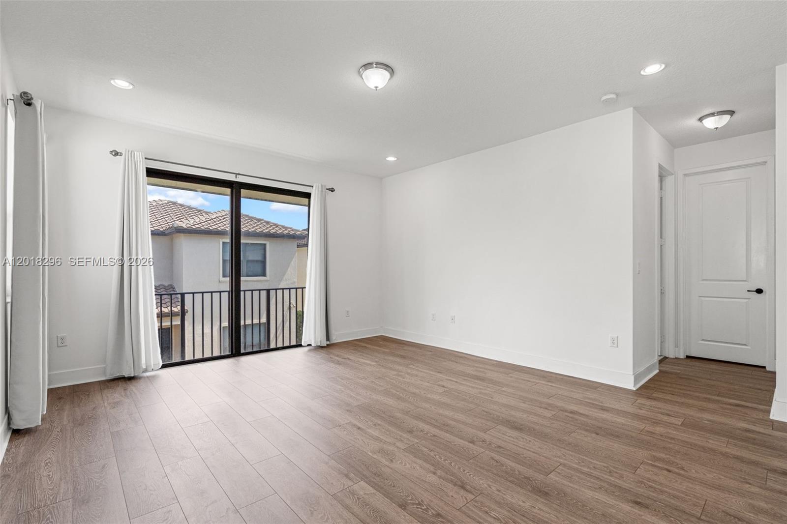 3323 W 96th Pl