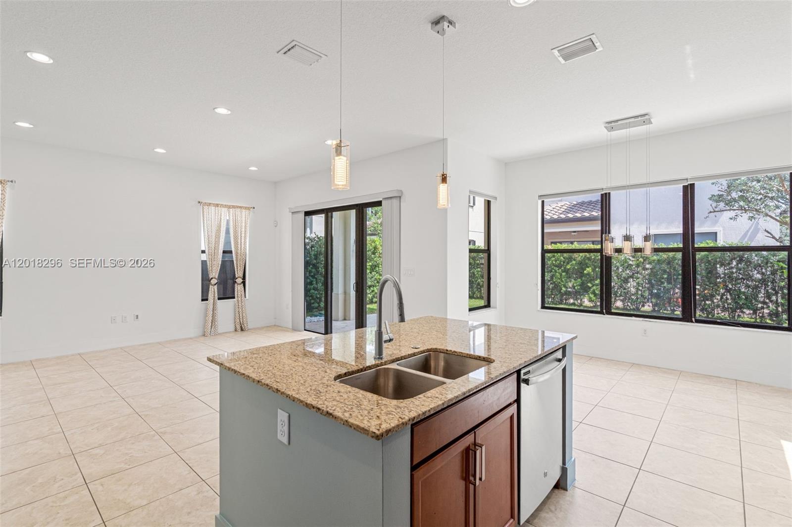 3323 W 96th Pl