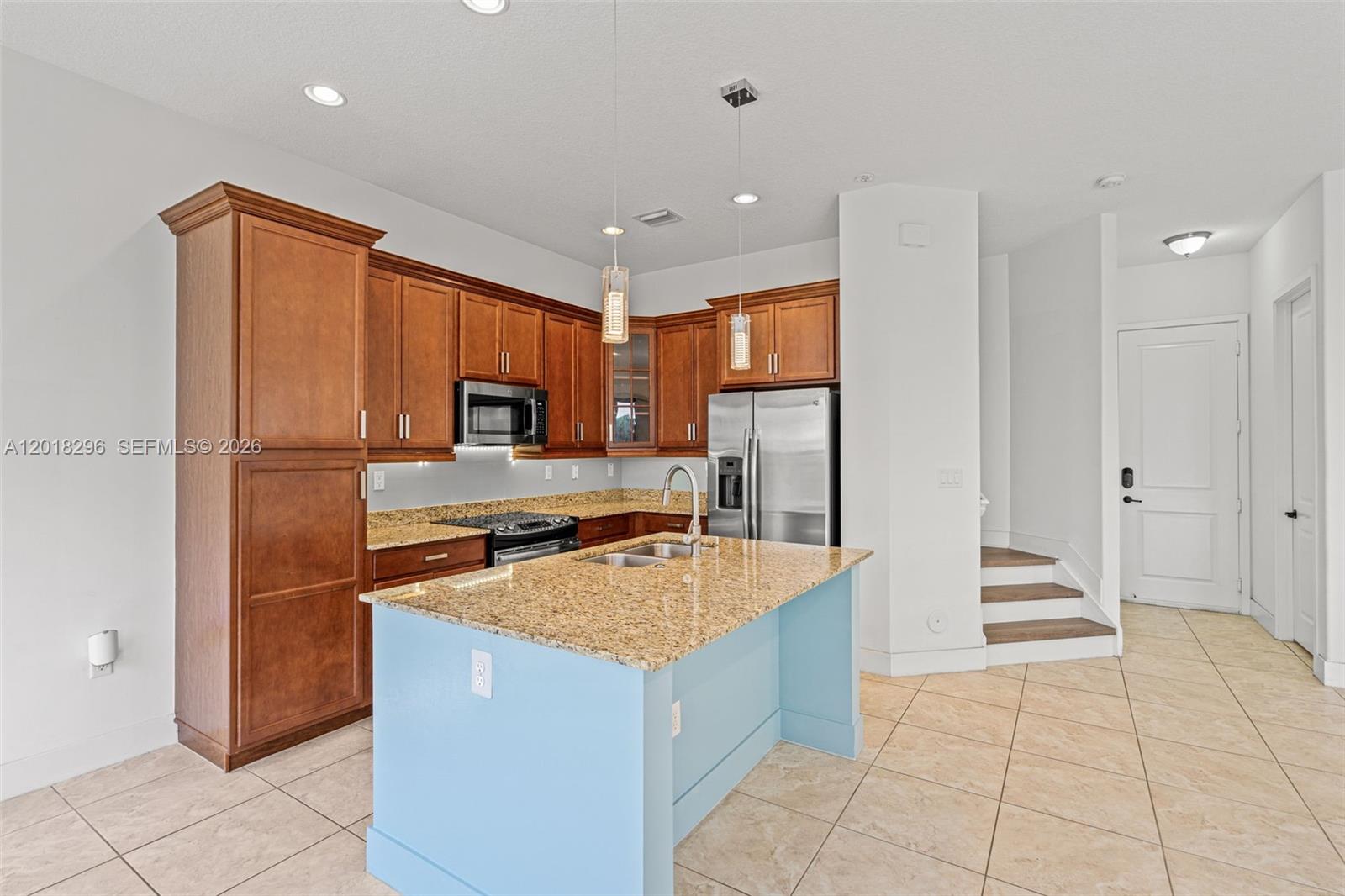 3323 W 96th Pl